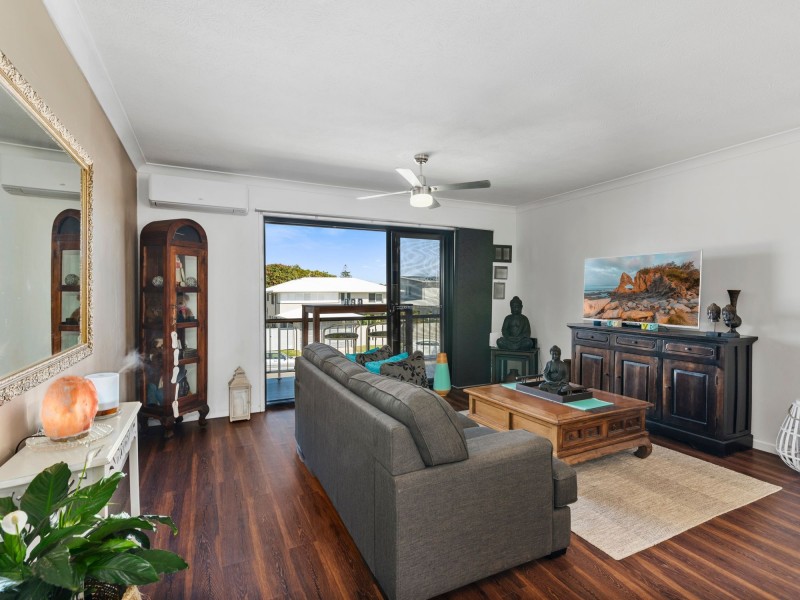 4/2 Nalla Court, Palm Beach QLD 4221