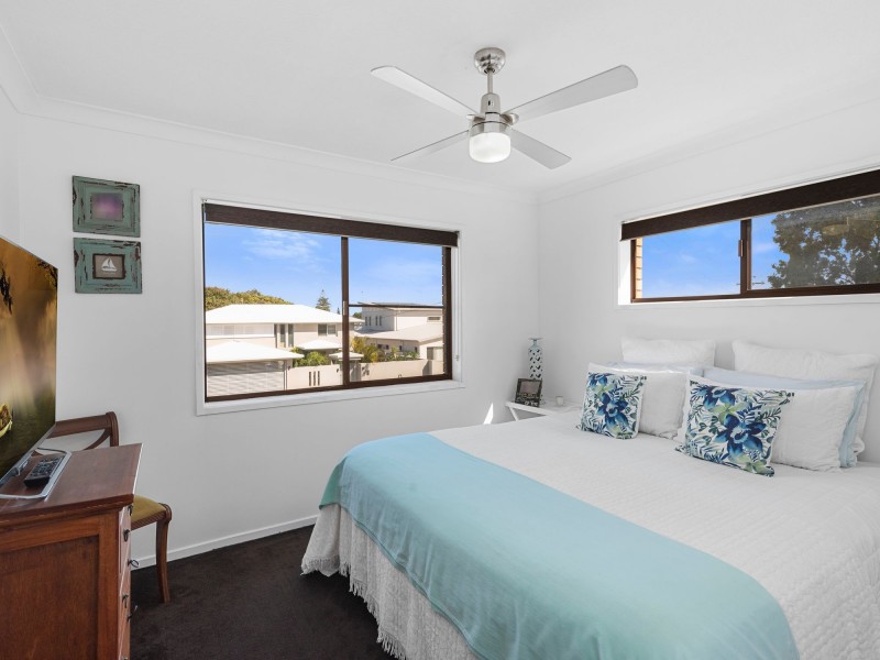 4/2 Nalla Court, Palm Beach QLD 4221
