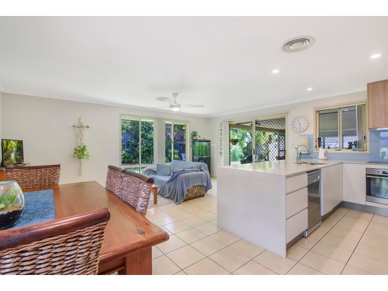 2 Grandis Court, Elanora QLD 4221