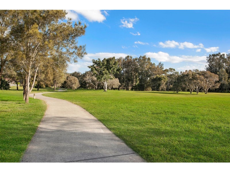 2 Grandis Court, Elanora QLD 4221