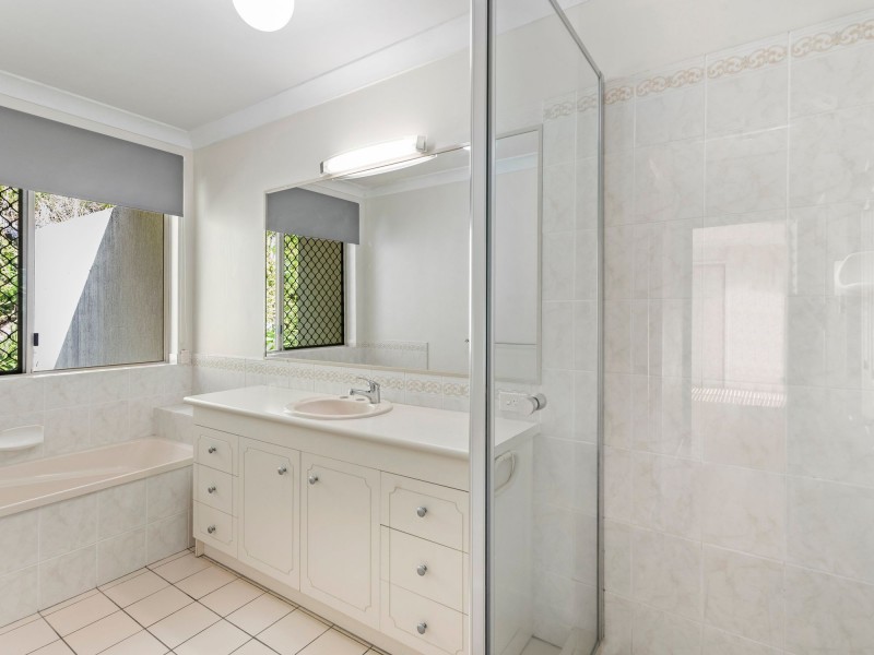 1/16 Carilla Place, Elanora QLD 4221