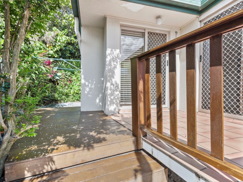 1/16 Carilla Place, Elanora QLD 4221