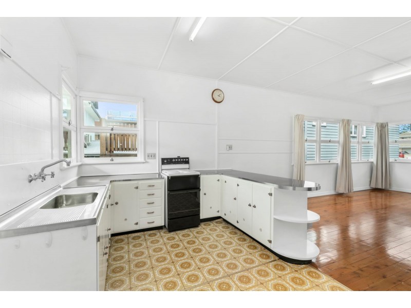 17 Twenty Third Avenue, Palm Beach QLD 4221