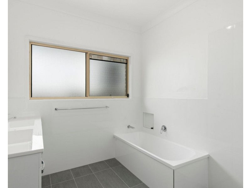 24 Robinson Place, Currumbin Waters QLD 4223
