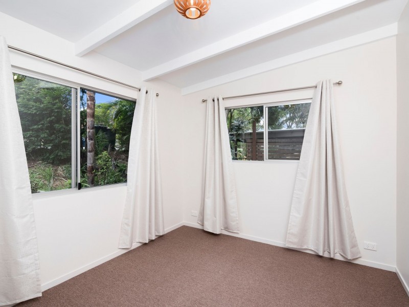 1 Aethalia Street, Currumbin Waters QLD 4223