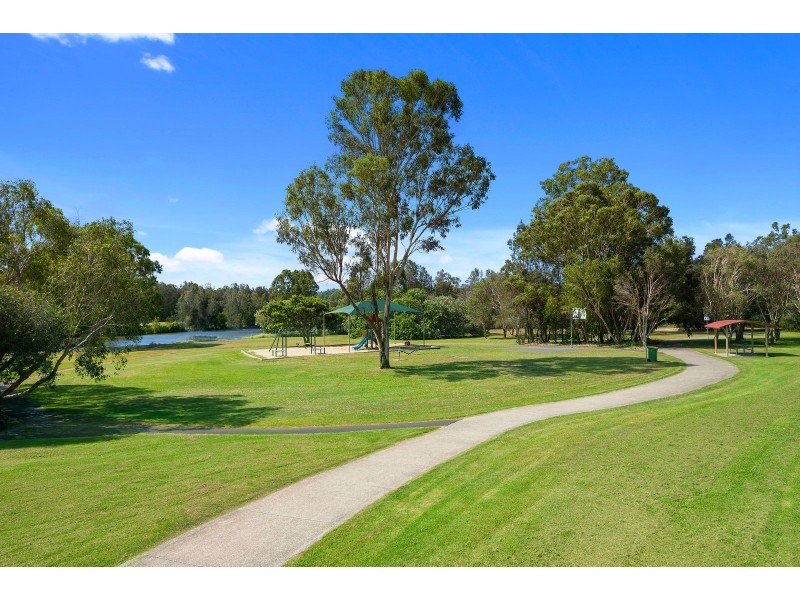 4 Grandis Court, Elanora QLD 4221