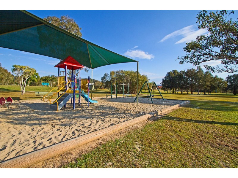 4 Grandis Court, Elanora QLD 4221