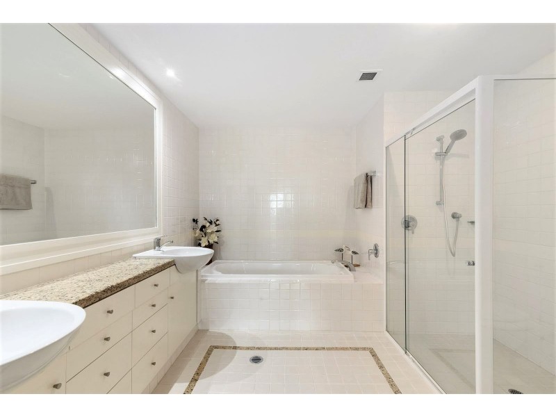 4137/380 Ross Street  ‘Royal Pines Resort’, Benowa QLD 4217