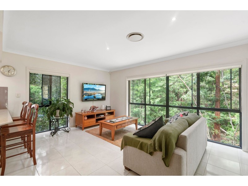 8 Acmena Court, Elanora QLD 4221