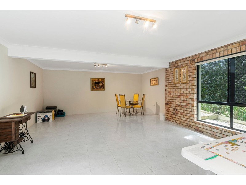 8 Acmena Court, Elanora QLD 4221