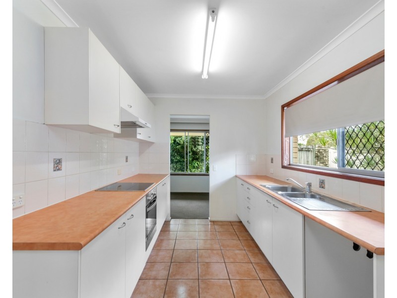 2 Marlin Court, Palm Beach QLD 4221