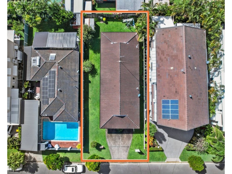 7 Bali Avenue, Palm Beach QLD 4221