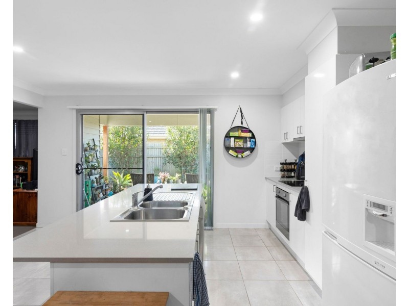 5 Woodrose Circuit, Pimpama QLD 4209