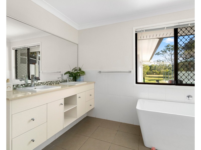 19 Daffodil Street, Tallebudgera QLD 4228