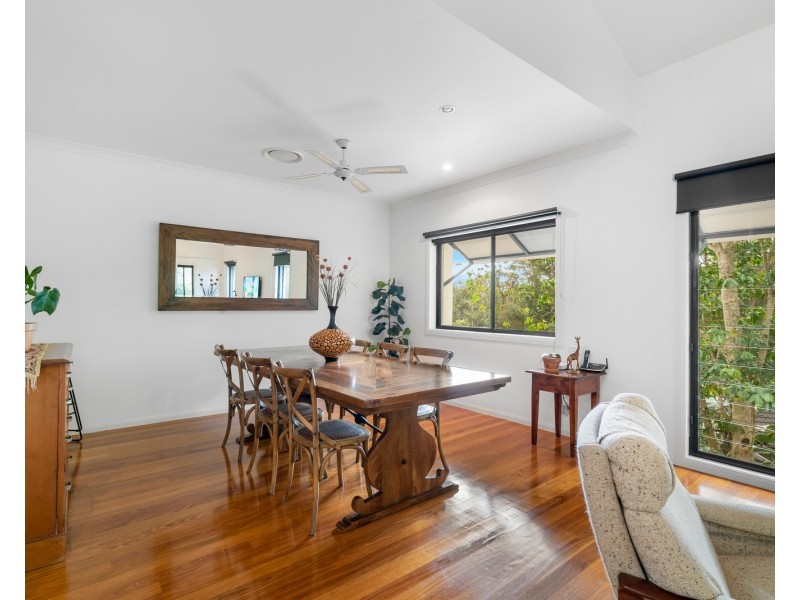 10 Acmena Ct, Elanora QLD 4221