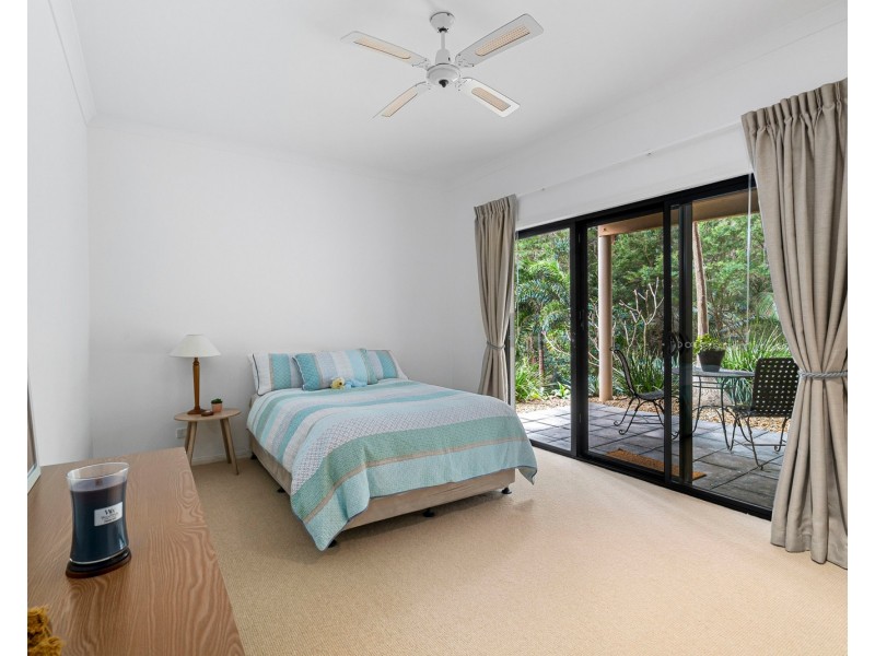 10 Acmena Ct, Elanora QLD 4221