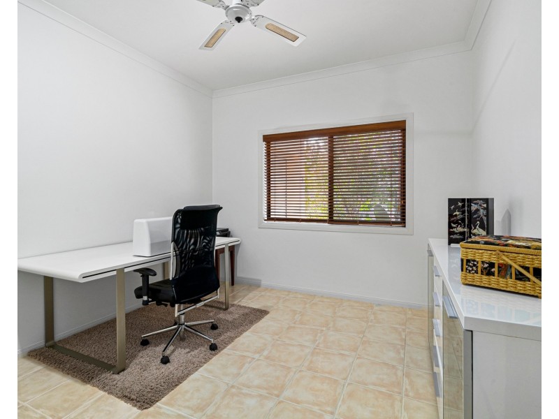 10 Acmena Ct, Elanora QLD 4221