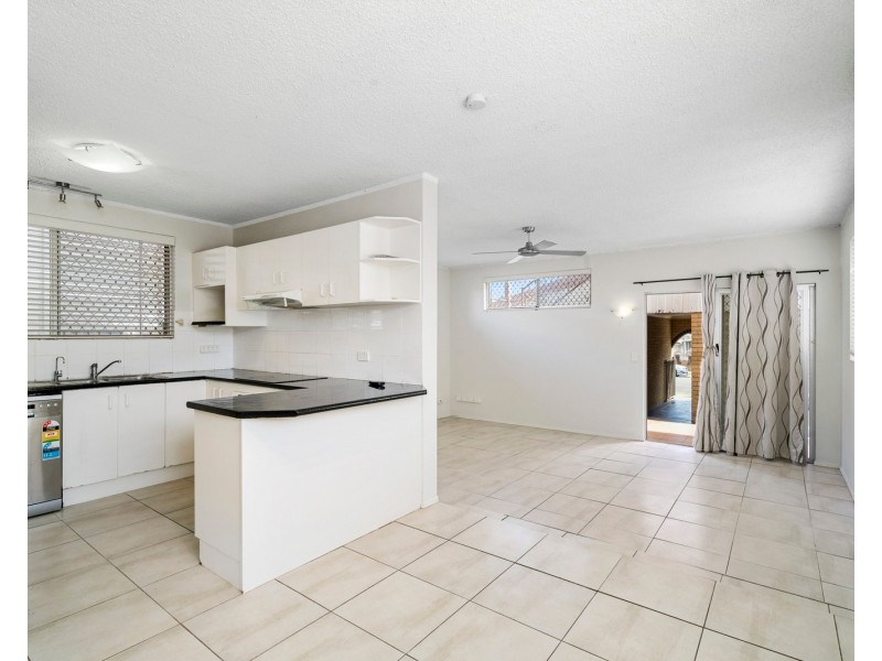 1/12 Twenty Seventh Avenue, Palm Beach QLD 4221