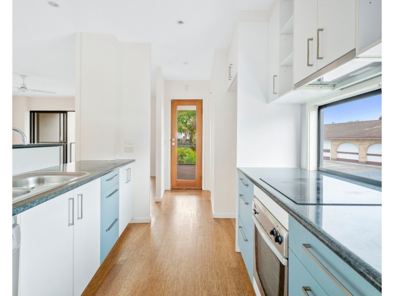 2/10 Guineas Creek Road, Currumbin Waters QLD 4223