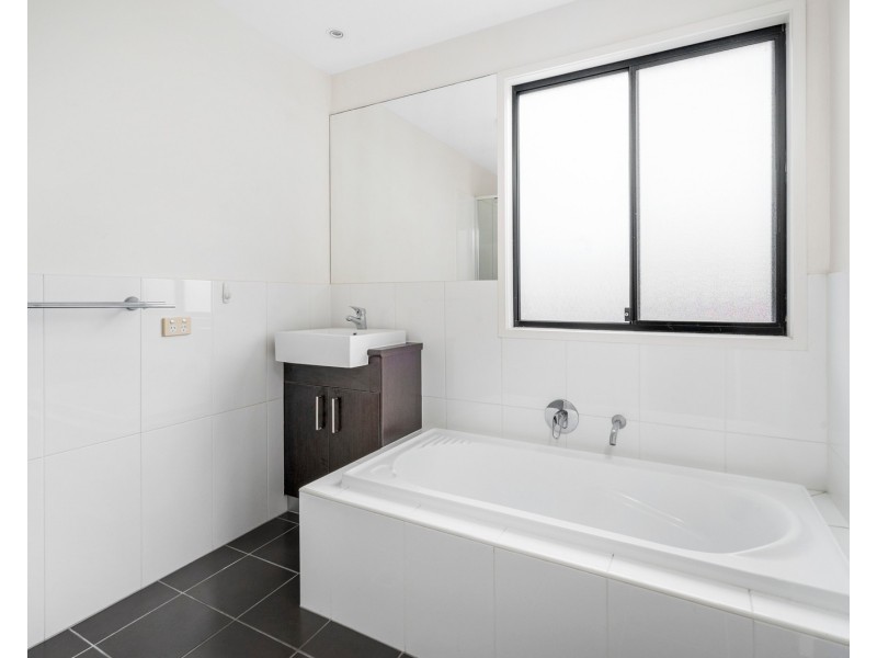 2/10 Guineas Creek Road, Currumbin Waters QLD 4223