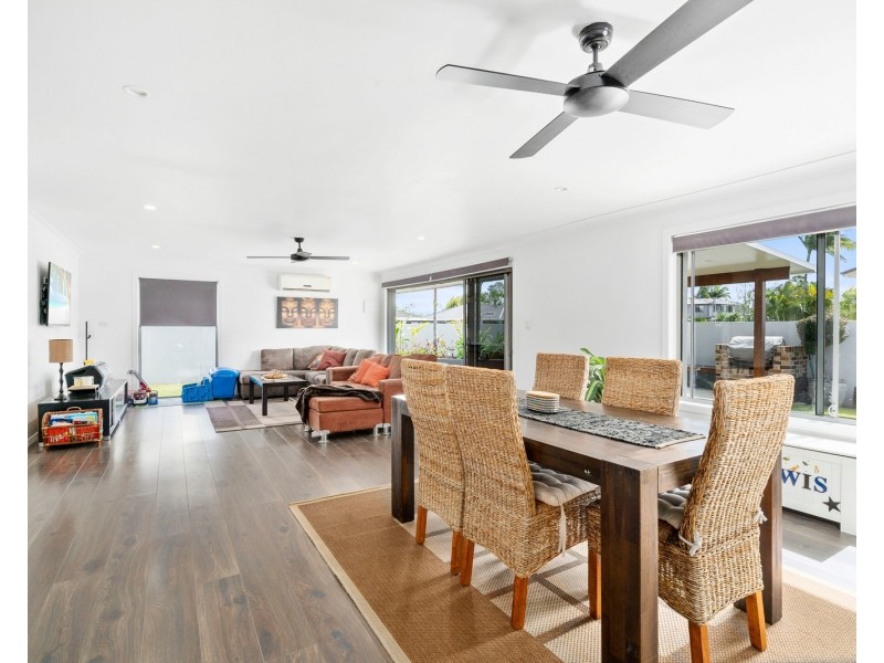 42 Dogwood Drive, Palm Beach QLD 4221