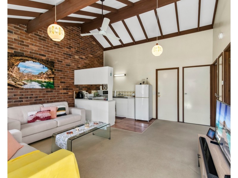 2/7 Bali Avenue, Palm Beach QLD 4221