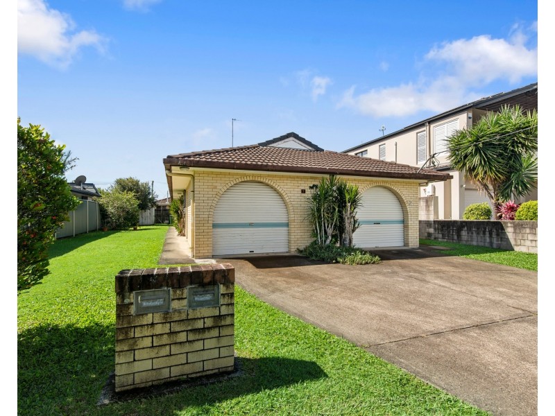 2/7 Bali Avenue, Palm Beach QLD 4221