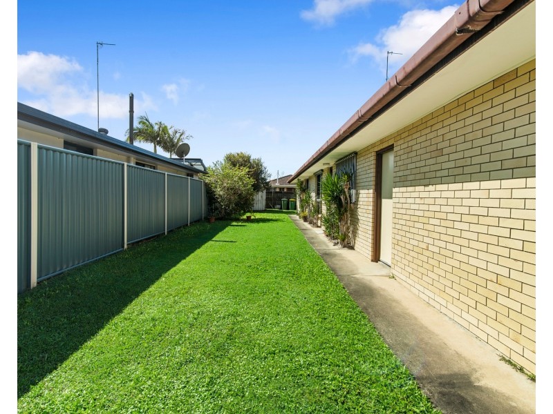 2/7 Bali Avenue, Palm Beach QLD 4221