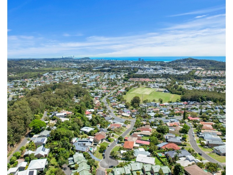 17 Sellin Place, Currumbin Waters QLD 4223