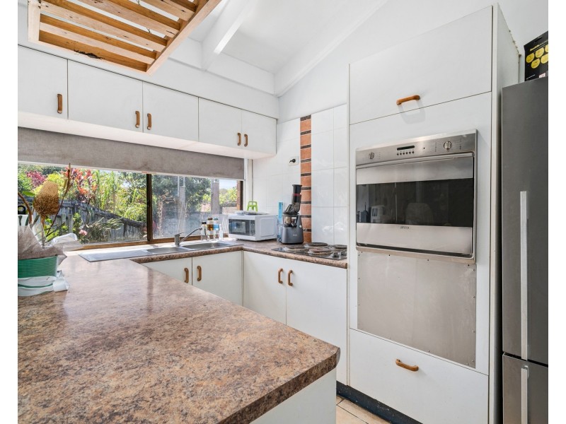 2/192 Olsen Avenue, Arundel QLD 4214