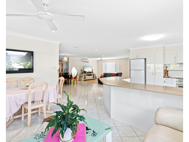 43 Saffron Street, Elanora QLD 4221