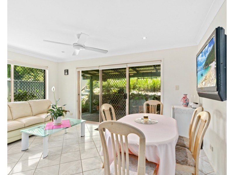 43 Saffron Street, Elanora QLD 4221