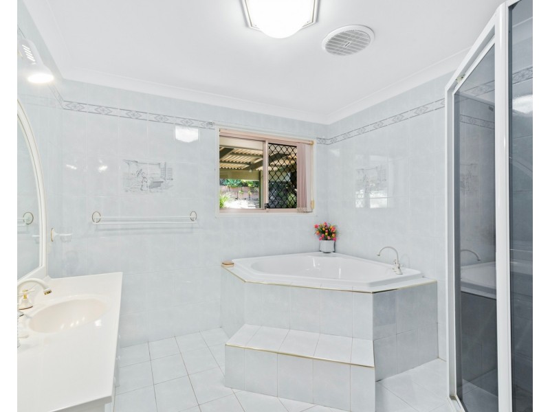 43 Saffron Street, Elanora QLD 4221