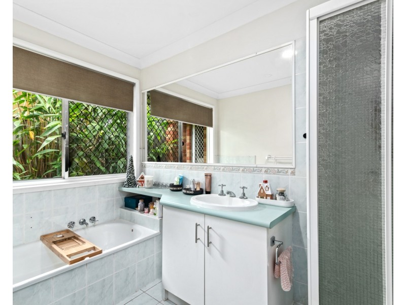 15 Banksiadale Close, Elanora QLD 4221