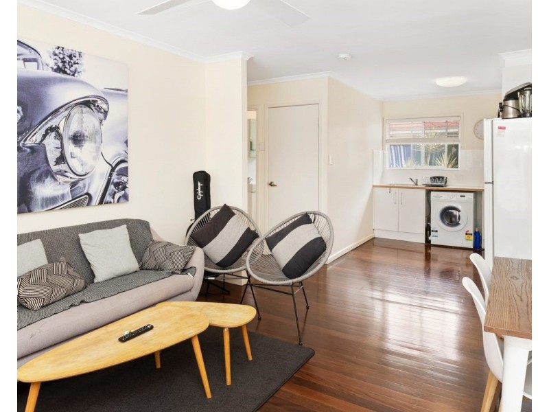 4/23 Darrambal Street, Surfers Paradise QLD 4217