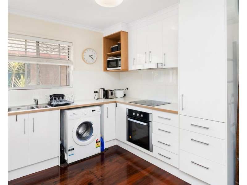 4/23 Darrambal Street, Surfers Paradise QLD 4217