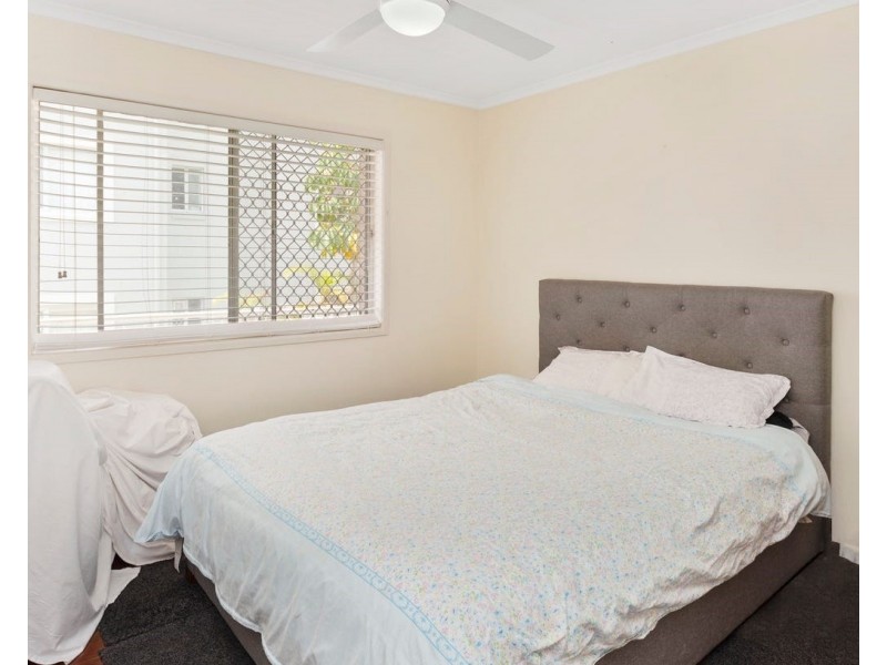 4/23 Darrambal Street, Surfers Paradise QLD 4217
