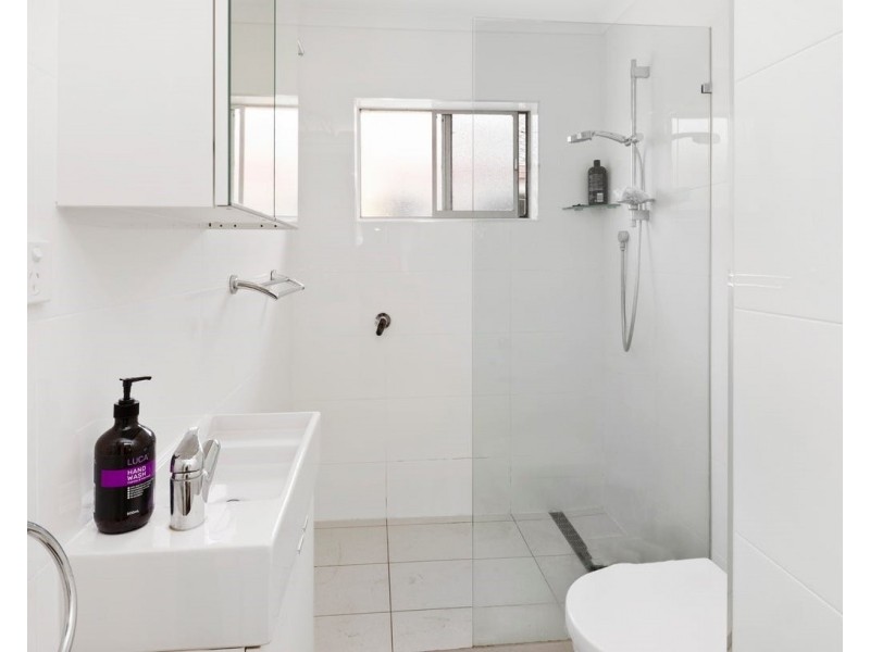 4/23 Darrambal Street, Surfers Paradise QLD 4217