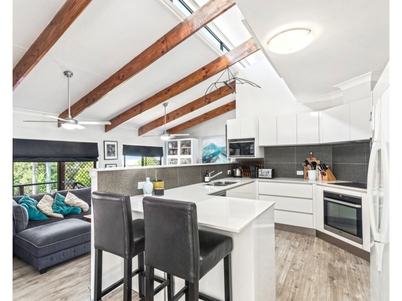 7 Nollamara Drive, Elanora QLD 4221