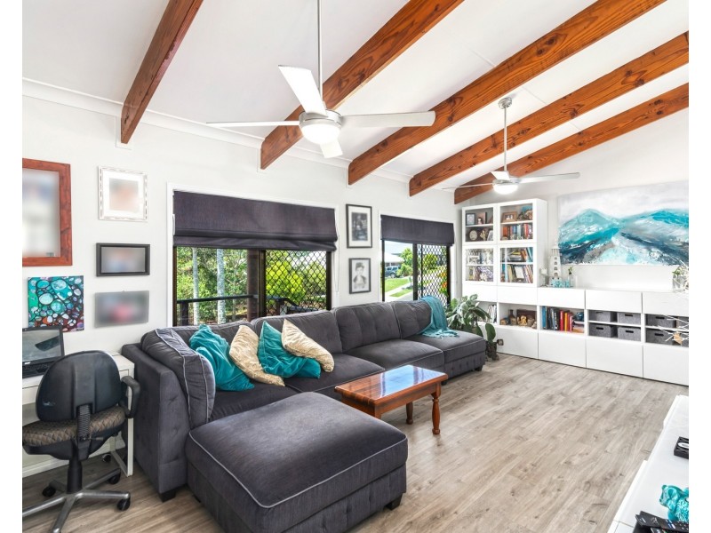 7 Nollamara Drive, Elanora QLD 4221