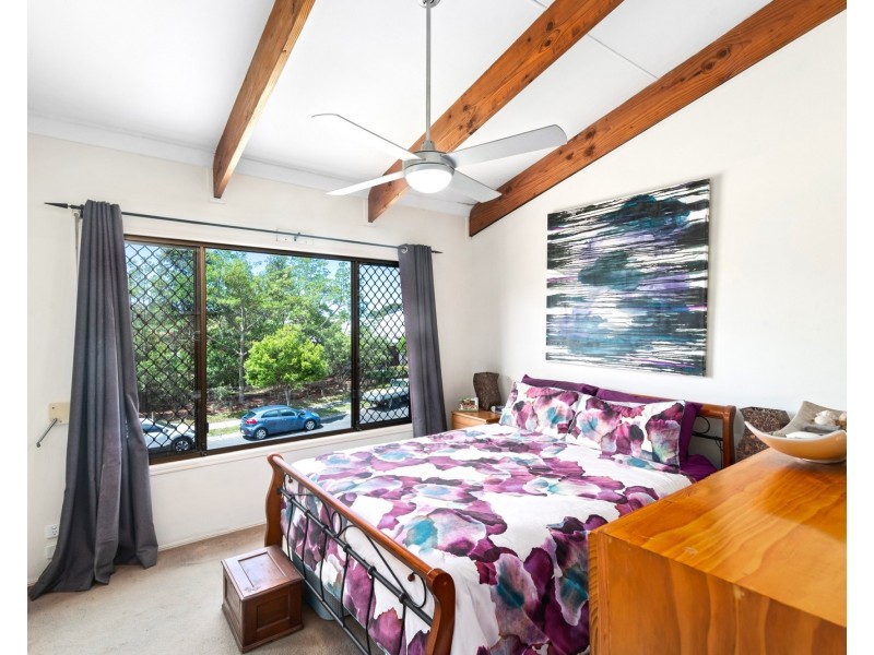 7 Nollamara Drive, Elanora QLD 4221