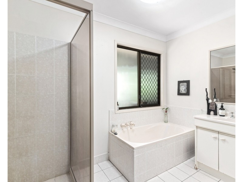 7 Nollamara Drive, Elanora QLD 4221