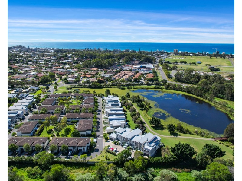 10/2 Inland Drive, Tugun QLD 4224