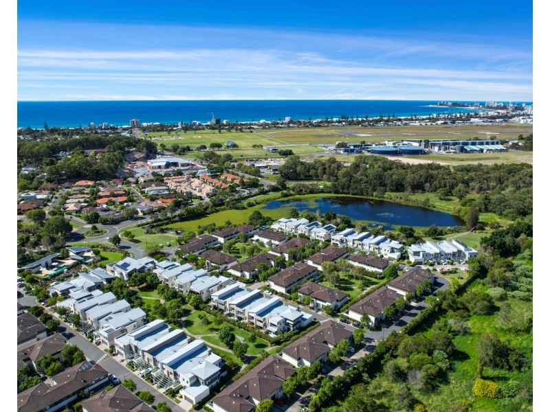 10/2 Inland Drive, Tugun QLD 4224
