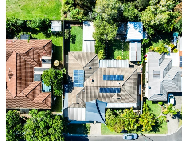 1/4 Natasha Ct, Currumbin Waters QLD 4223