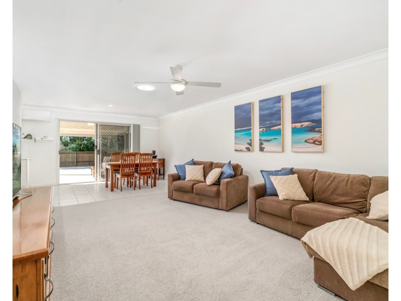 1/4 Natasha Ct, Currumbin Waters QLD 4223