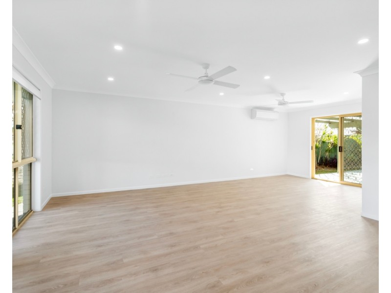 225 Nineteenth Avenue, Elanora QLD 4221