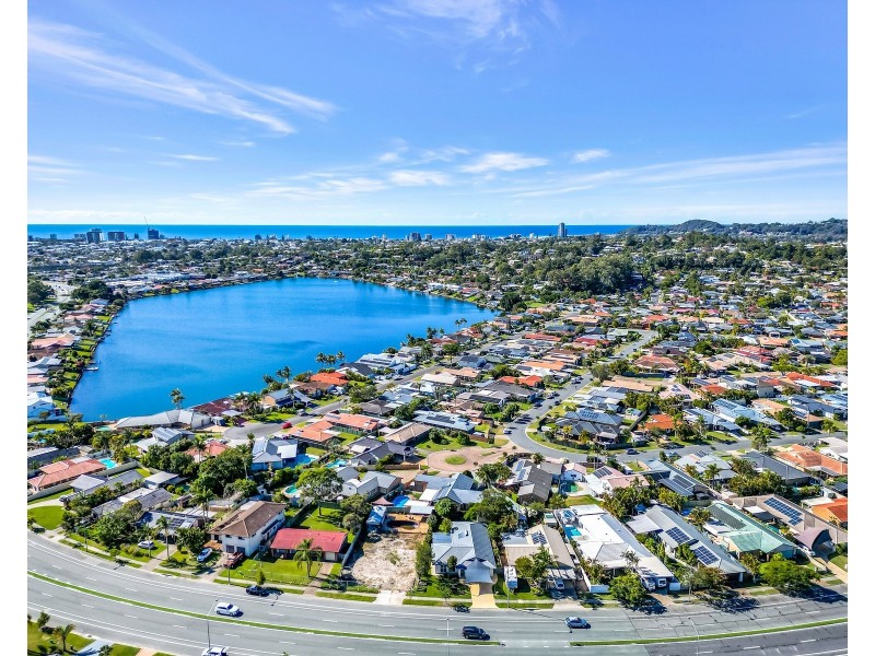 225 Nineteenth Avenue, Elanora QLD 4221