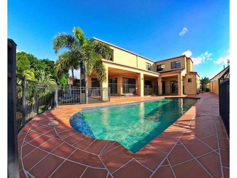 5 Staysail Crescent, Clear Island Waters QLD 4226