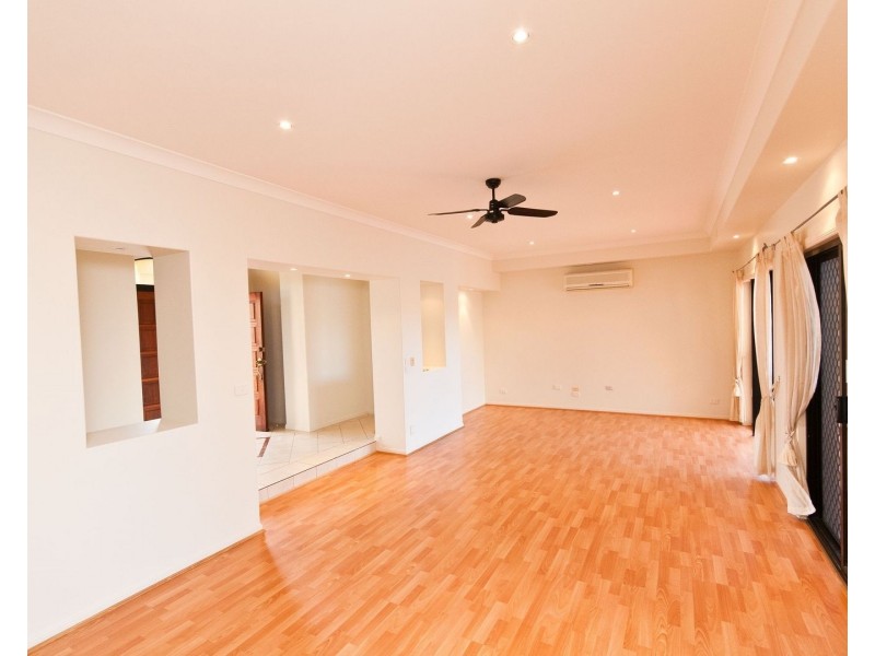 5 Staysail Crescent, Clear Island Waters QLD 4226